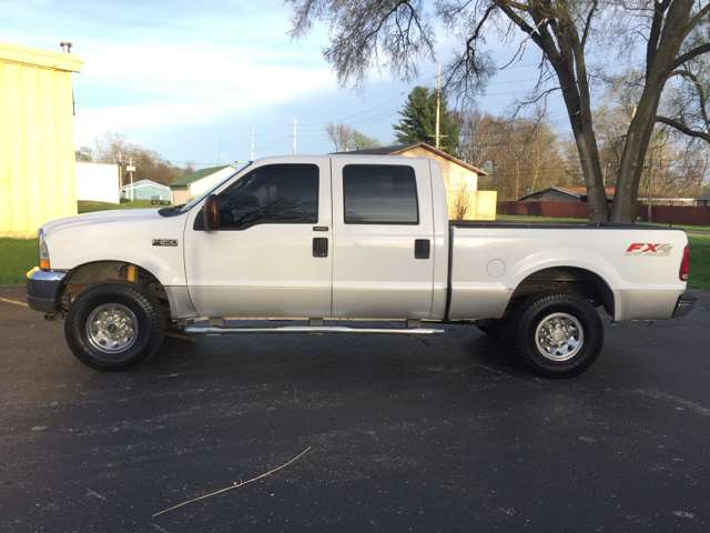 2004 Ford F-250 Super Duty XLT 4dr Crew Cab 4WD SB